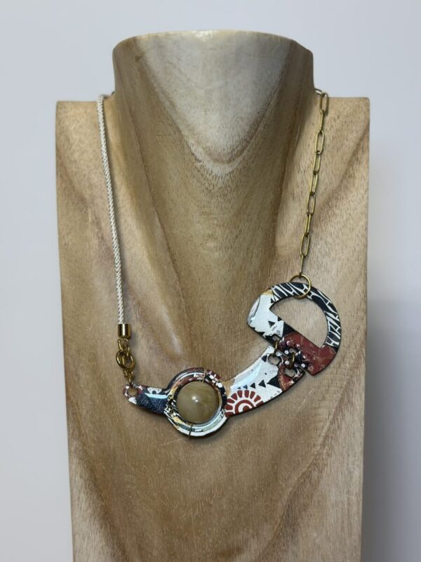 Collar volcán